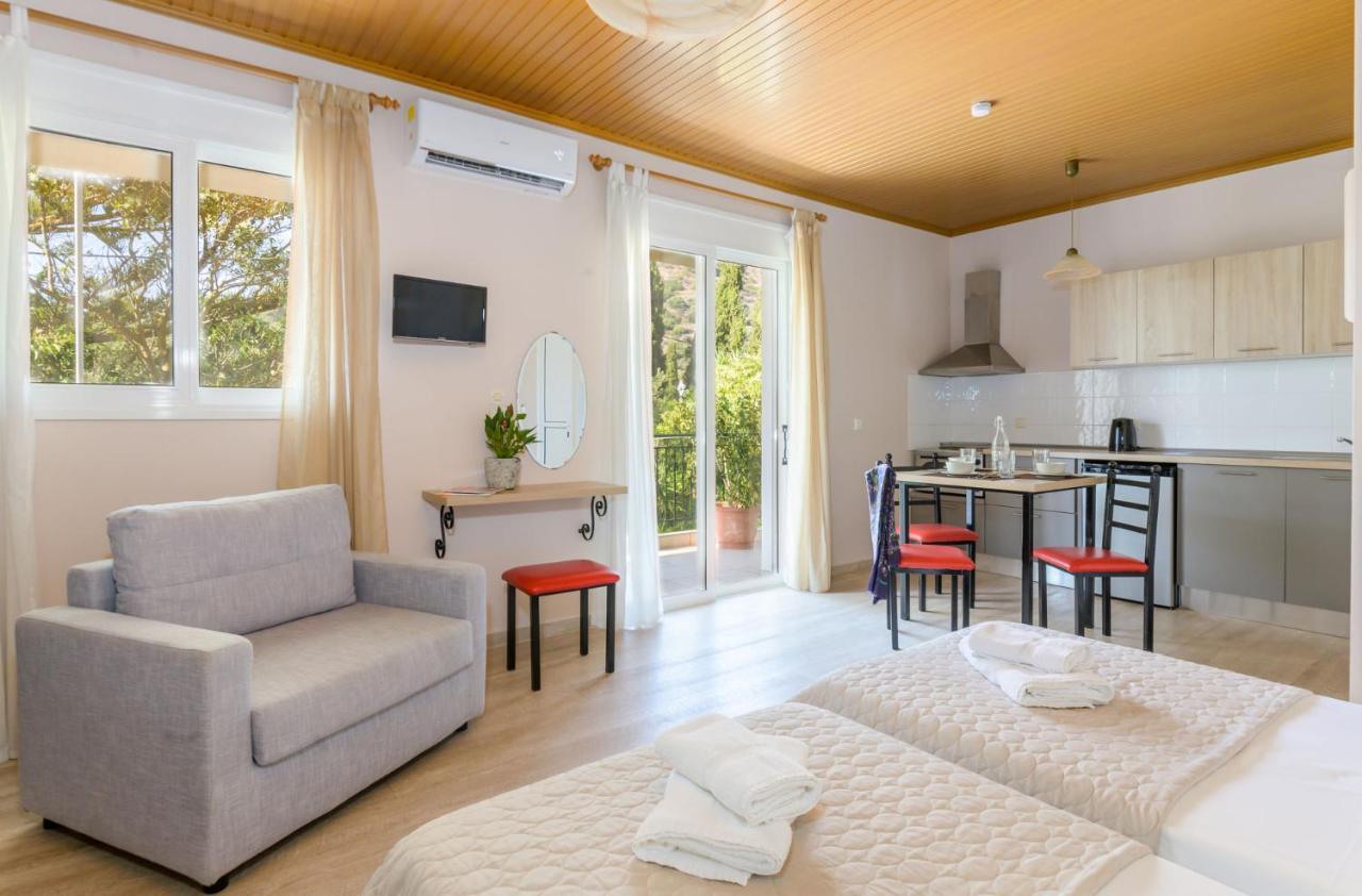 Siora Maria Apartment Аргостолион Екстериор снимка