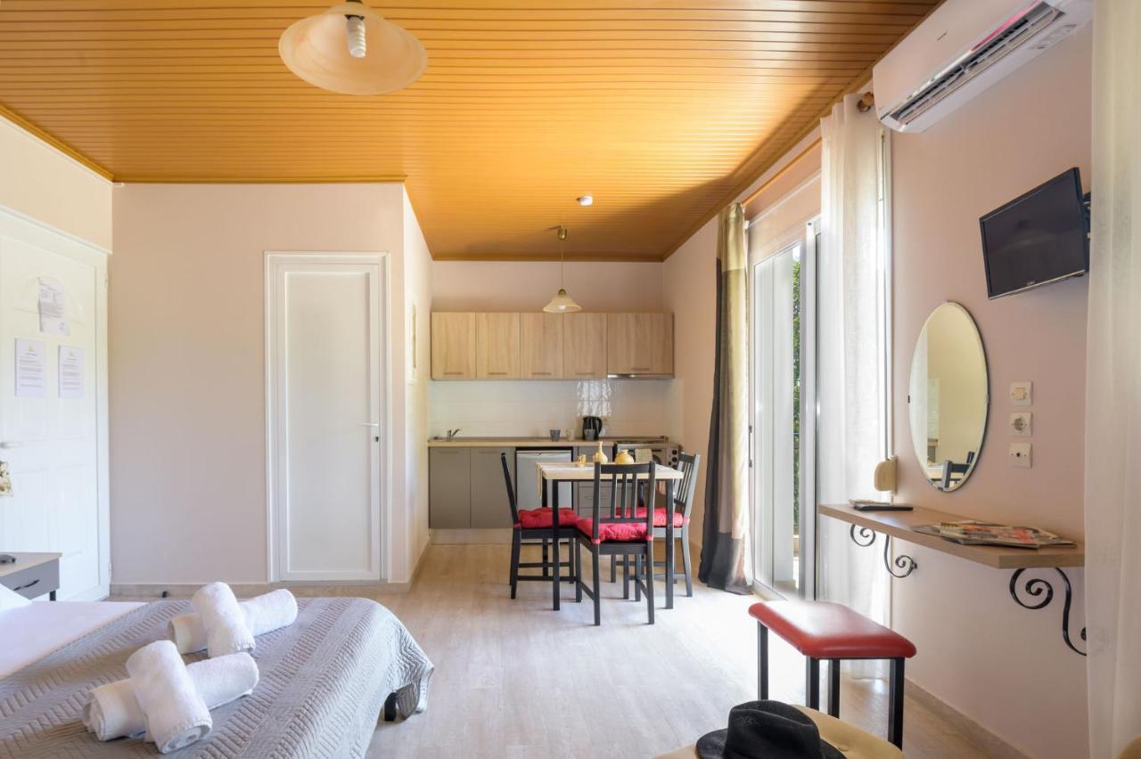 Siora Maria Apartment Аргостолион Екстериор снимка